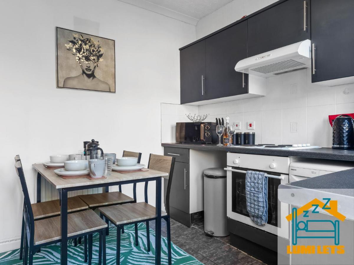 2Br Home In Barrow-In-Furness Sleeps 8 Close To Bae Systems, Hospital, Lakes Buitenkant foto